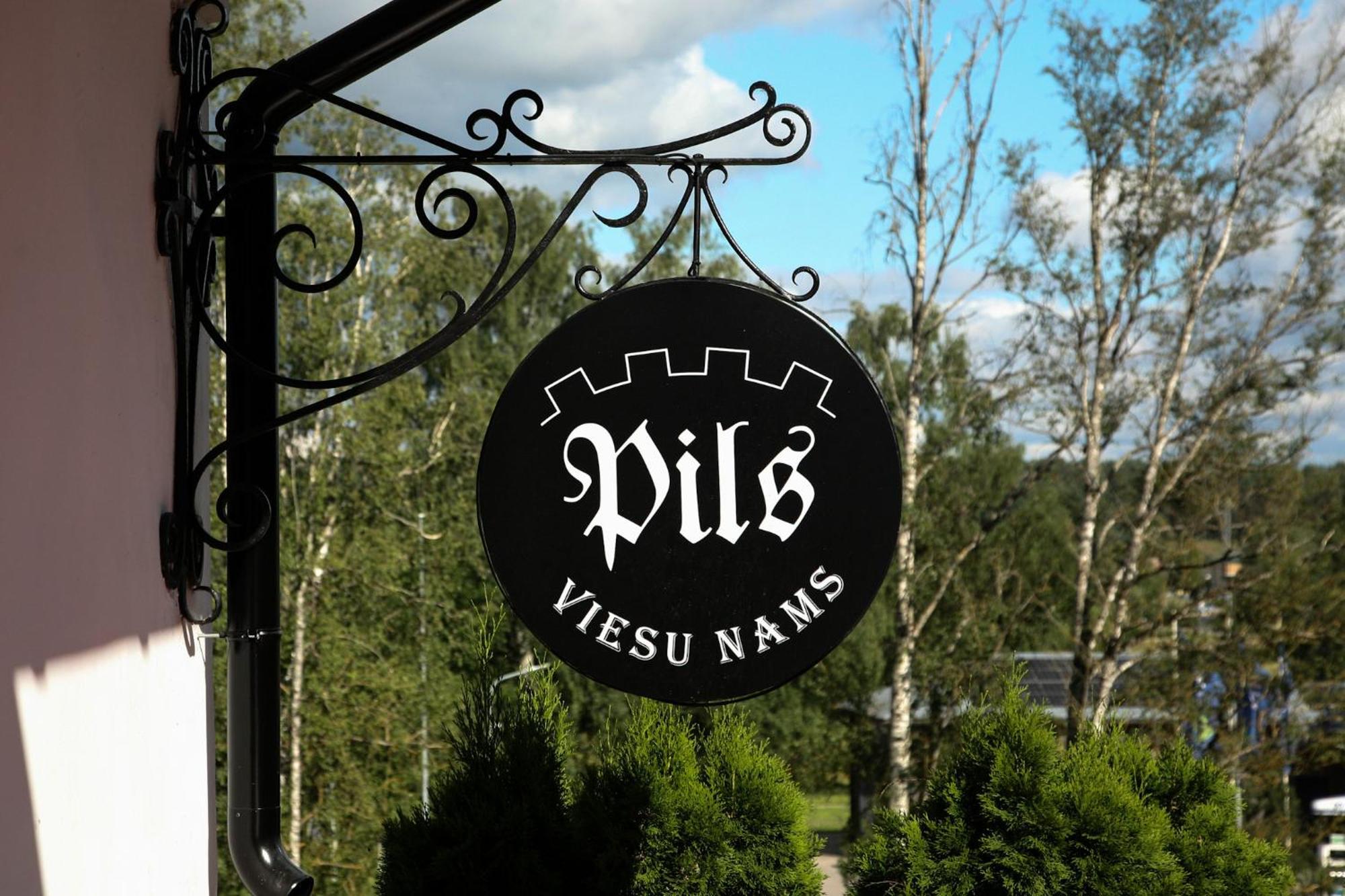Pils Hotel Kandava Exterior photo