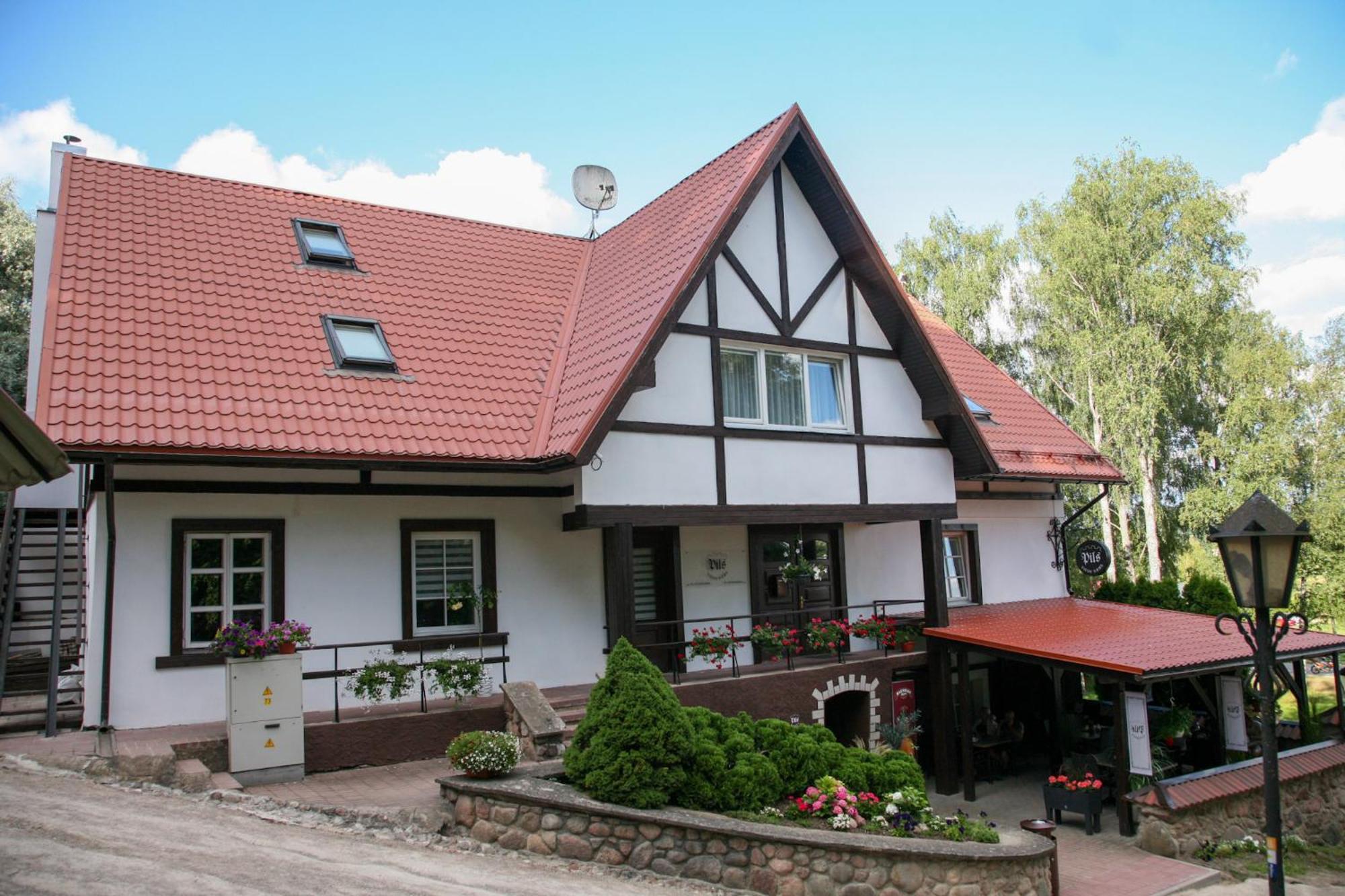Pils Hotel Kandava Exterior photo